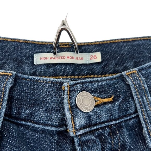 Levis Womens Dark Wash High Waisted Mom Jeans Tapered Leg Size 26 X 27 - Picture 2 of 5